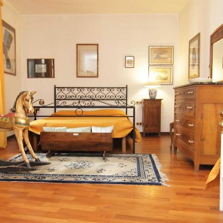 L'Arrocco Bed And Breakfast มารีนาดีคาร์รารา ภายนอก รูปภาพ