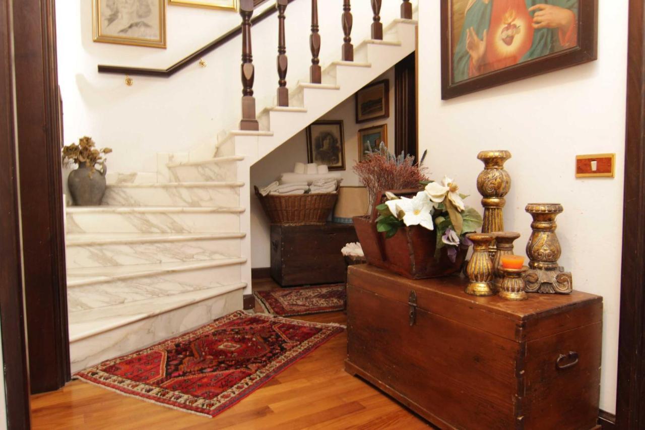 L'Arrocco Bed And Breakfast มารีนาดีคาร์รารา ภายนอก รูปภาพ