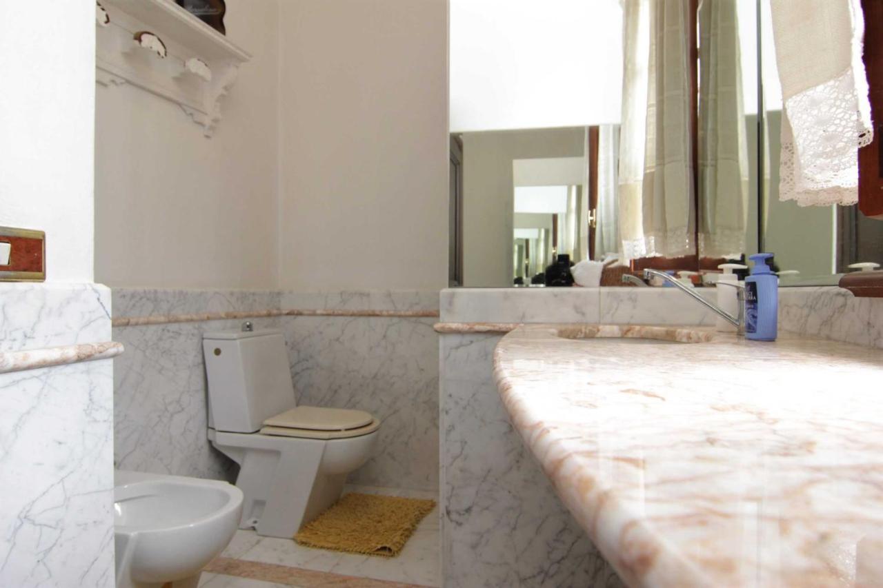 L'Arrocco Bed And Breakfast มารีนาดีคาร์รารา ภายนอก รูปภาพ