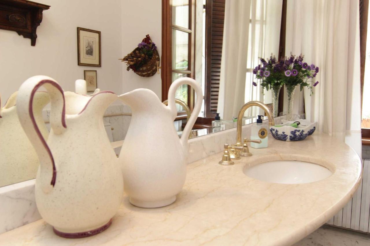 L'Arrocco Bed And Breakfast มารีนาดีคาร์รารา ภายนอก รูปภาพ