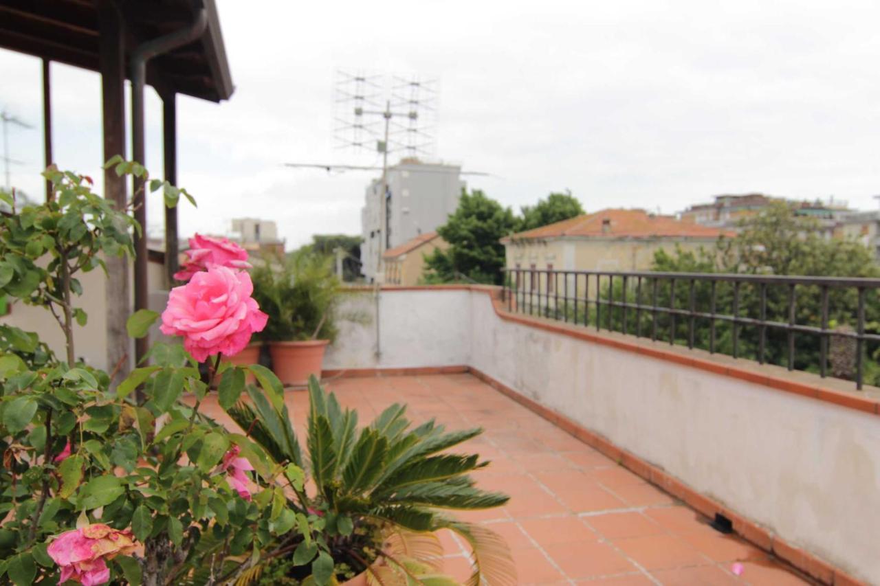 L'Arrocco Bed And Breakfast มารีนาดีคาร์รารา ภายนอก รูปภาพ