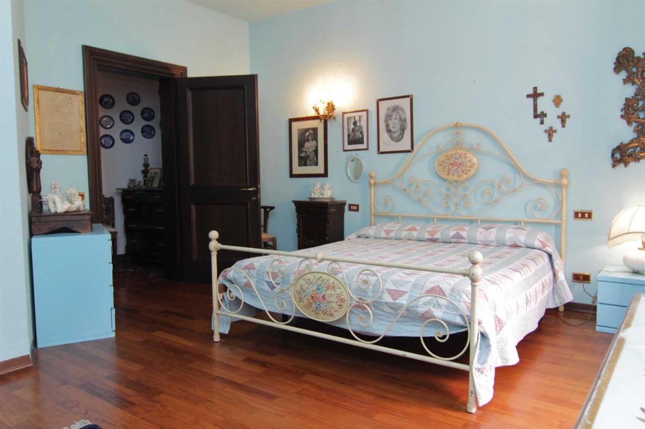 L'Arrocco Bed And Breakfast มารีนาดีคาร์รารา ภายนอก รูปภาพ