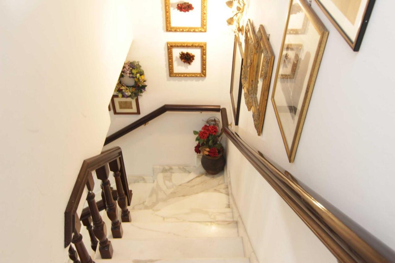 L'Arrocco Bed And Breakfast มารีนาดีคาร์รารา ภายนอก รูปภาพ